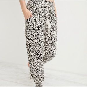 Aerie Black and White Leopard Spotted Joggers